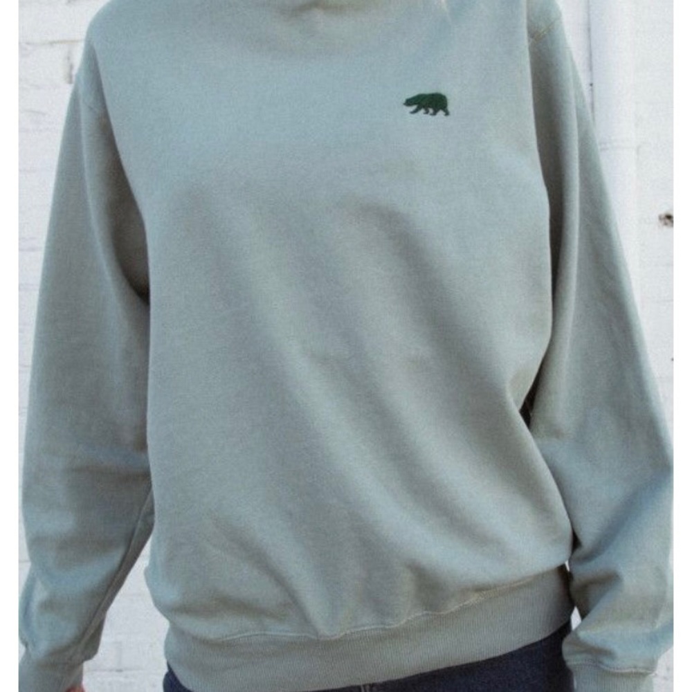 Brandy Melville Erica embroidery bear sweater